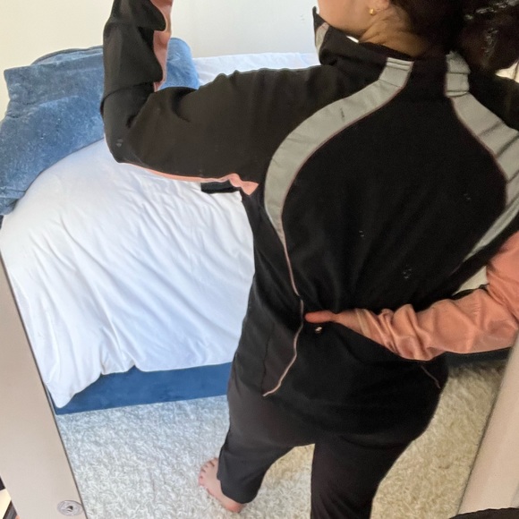 Lulu Lemon Athletica Jacket!! Perfect for walks outside :) - Picture 6 of 6